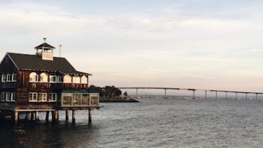 Meet your Posher, Leila